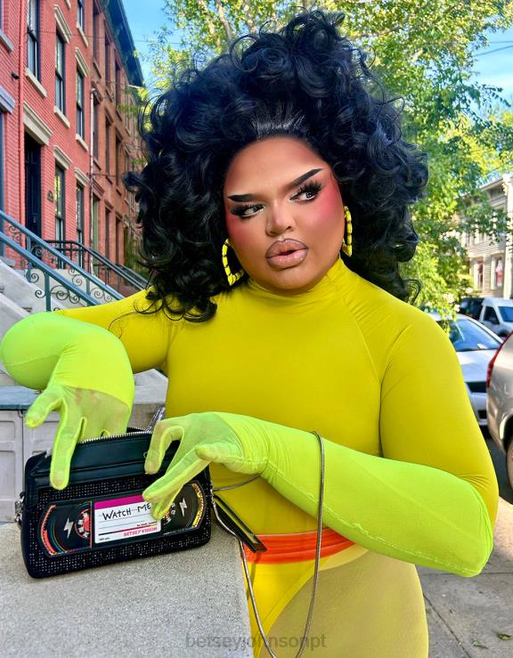 preto kitsch be kind rewind vhs tiracolo H6X06223 Betsey Johnson mulheres acessórios