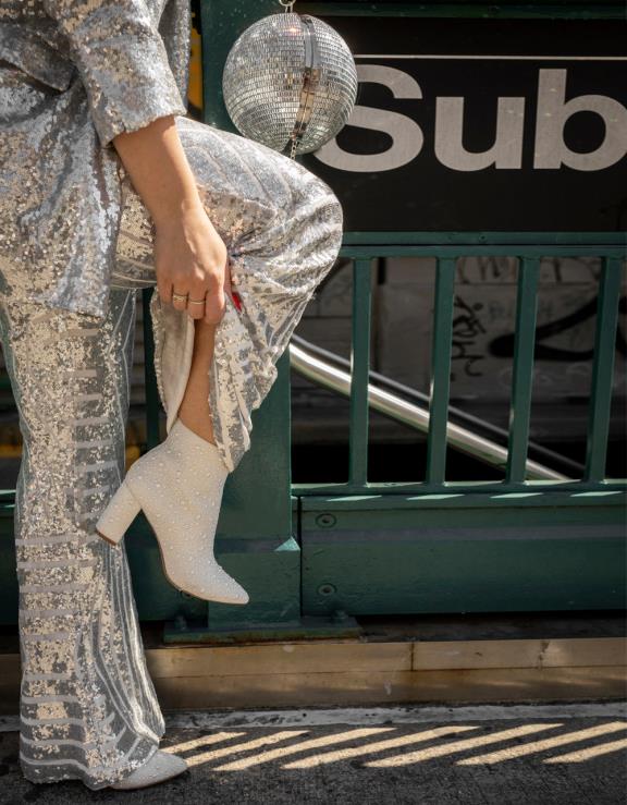 marfim cadeirão H6X0648 Betsey Johnson mulheres sapato