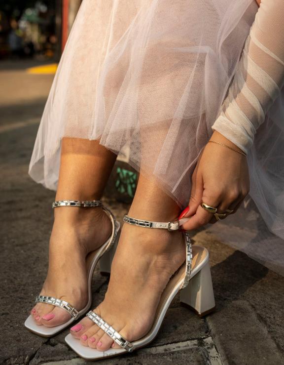 marfim Scott H6X06147 Betsey Johnson mulheres sapato