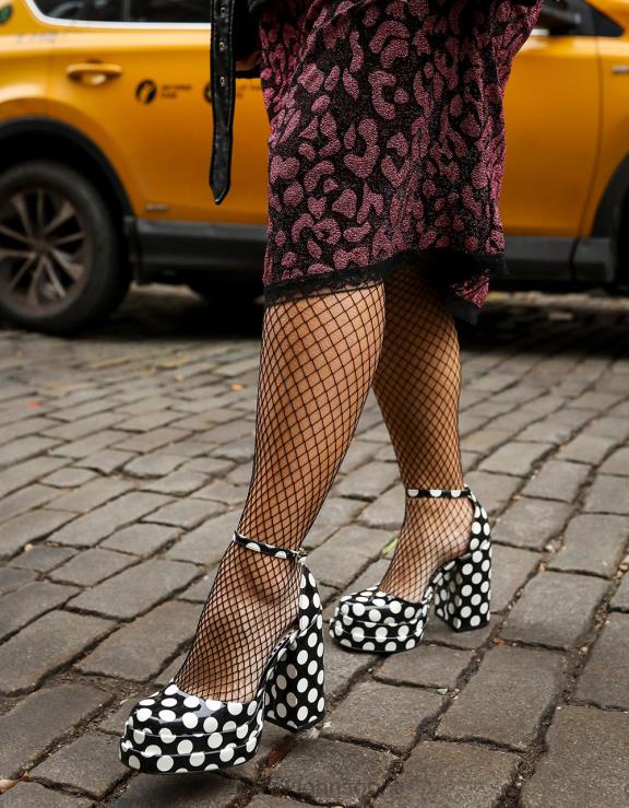 ponto polca preta tootsy H6X0672 Betsey Johnson mulheres sapato